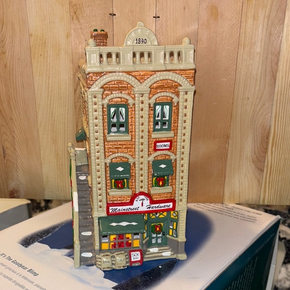 Department 56 "Mainstreet Hardware Store - Picture 1 of 5